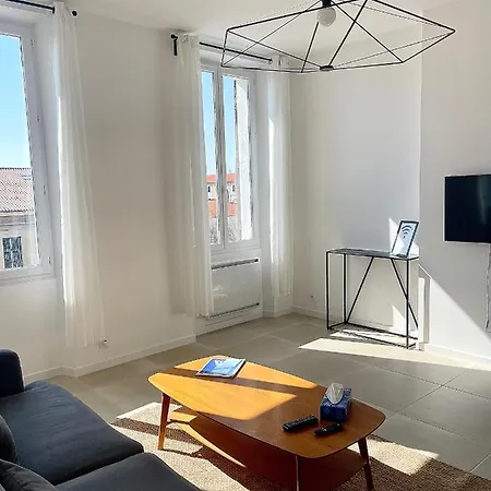 Gabriel Centre Depart Ferry